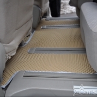 Автомобильные коврики EVA на Toyota Noah-Voxy II пр.руль (2007-2015) 2 ряд - с проходом