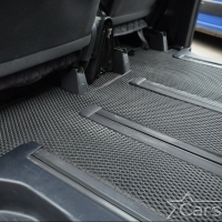 Коврики текстильные на Toyota Noah-Voxy II пр.руль (2007-2015) 2 ряд - без прохода